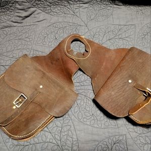 Full grain leather saddle horn bags